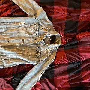 Jean jacket, rolling paper, small 75% cotton and 25% polyester